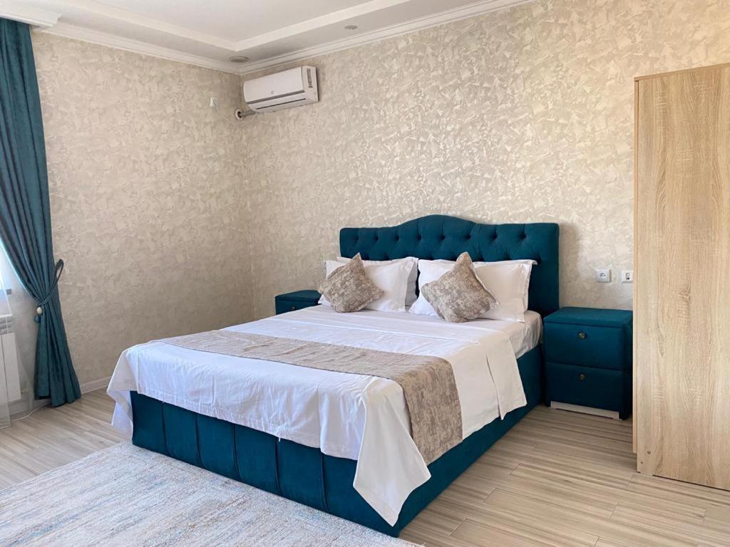 Comfort Hotel Turkistan Buitenkant foto