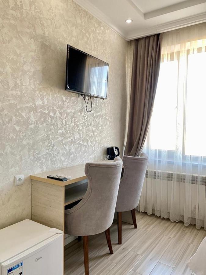 Comfort Hotel Turkistan Buitenkant foto
