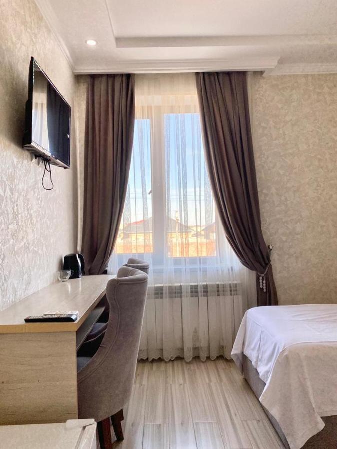 Comfort Hotel Turkistan Buitenkant foto