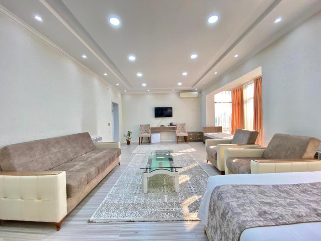 Comfort Hotel Turkistan Buitenkant foto